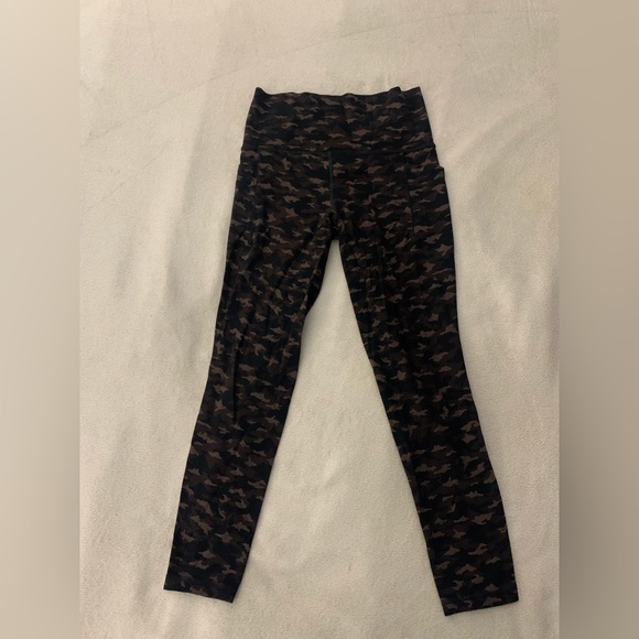 ATHLETA CAMOUFLAGE ULTRA HIGH RISE ELATION BUTTERY SOFT TIGHT SIZE SMALL - Picture 6 of 8